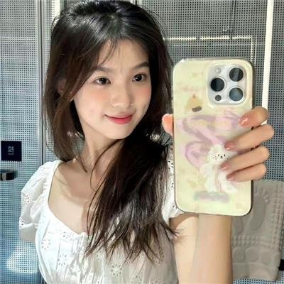 照片中的女孩